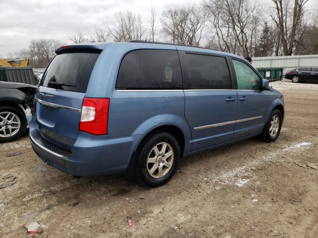 2012 Chrysler Town & Country - Image 3