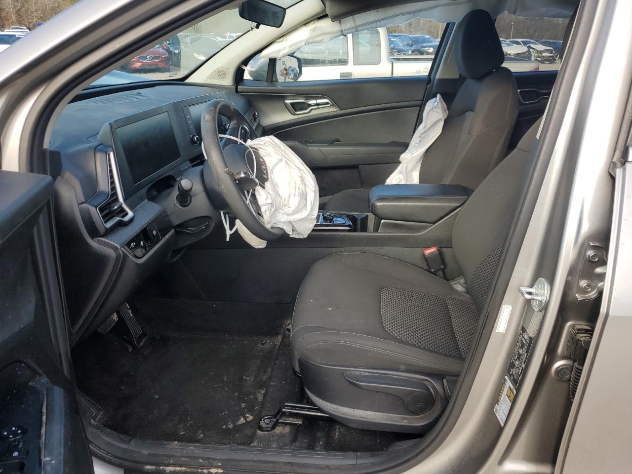 2023 Kia Sportage - Image 7
