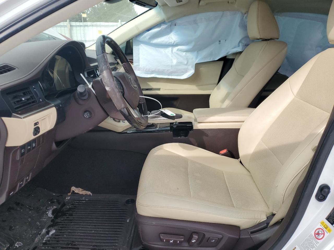 2017 Lexus ES - Image 7