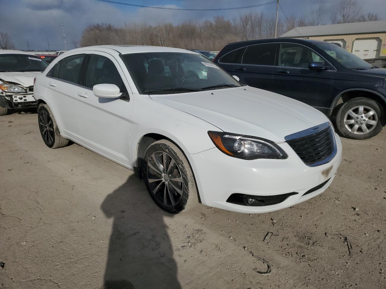 2013 Chrysler 200 - Image 4