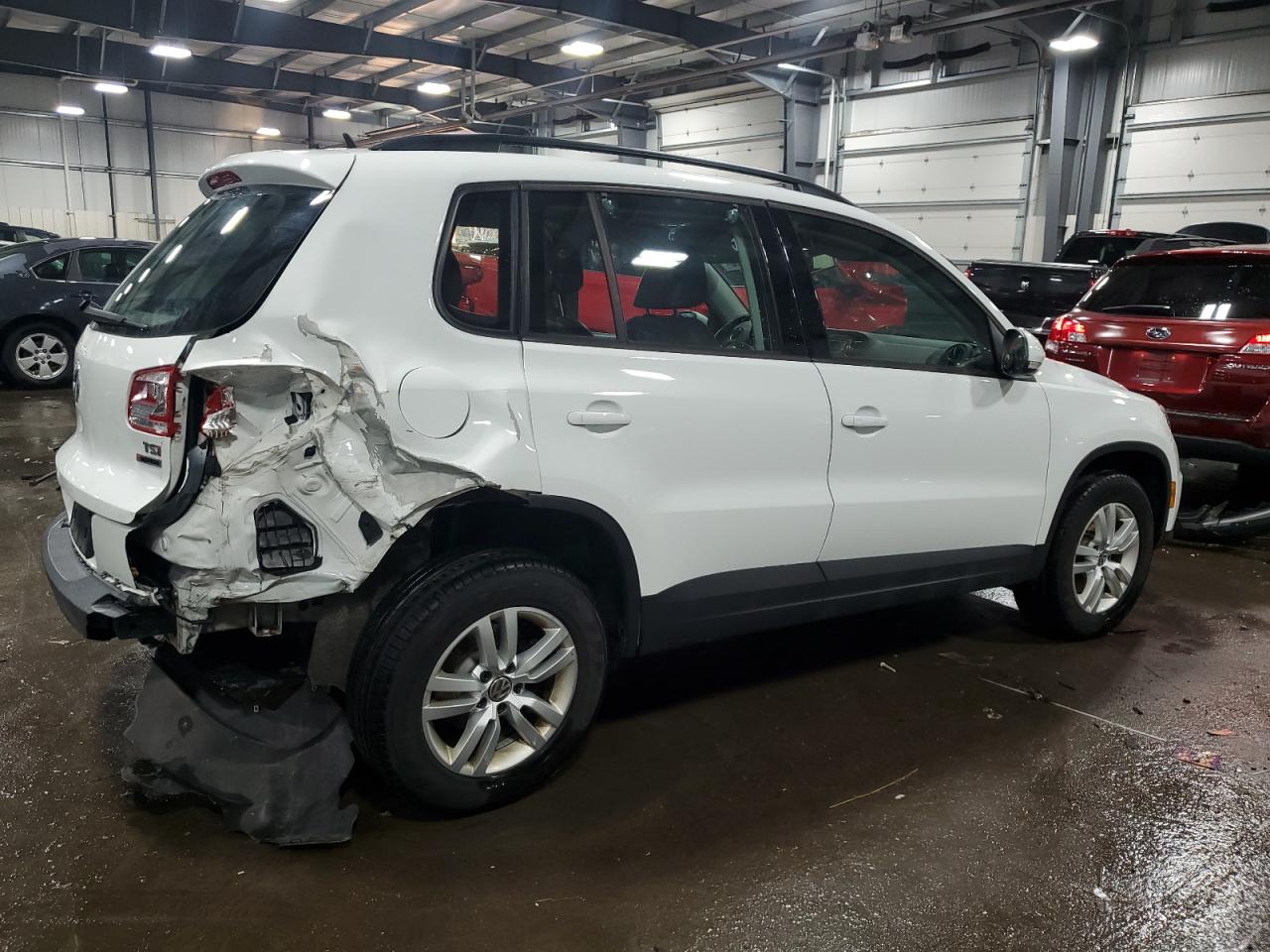 2016 Volkswagen Tiguan - Image 3