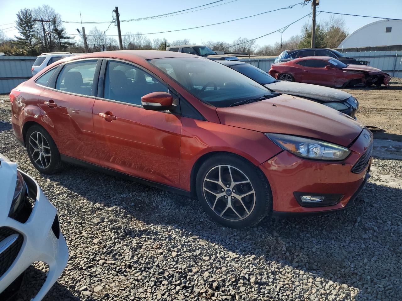 VIN 1FADP3F28JL254696 2018 FORD FOCUS no.4