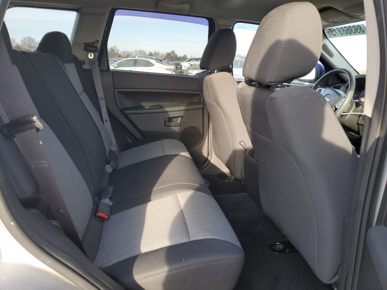 2008 Jeep Grand Cherokee - Image 12