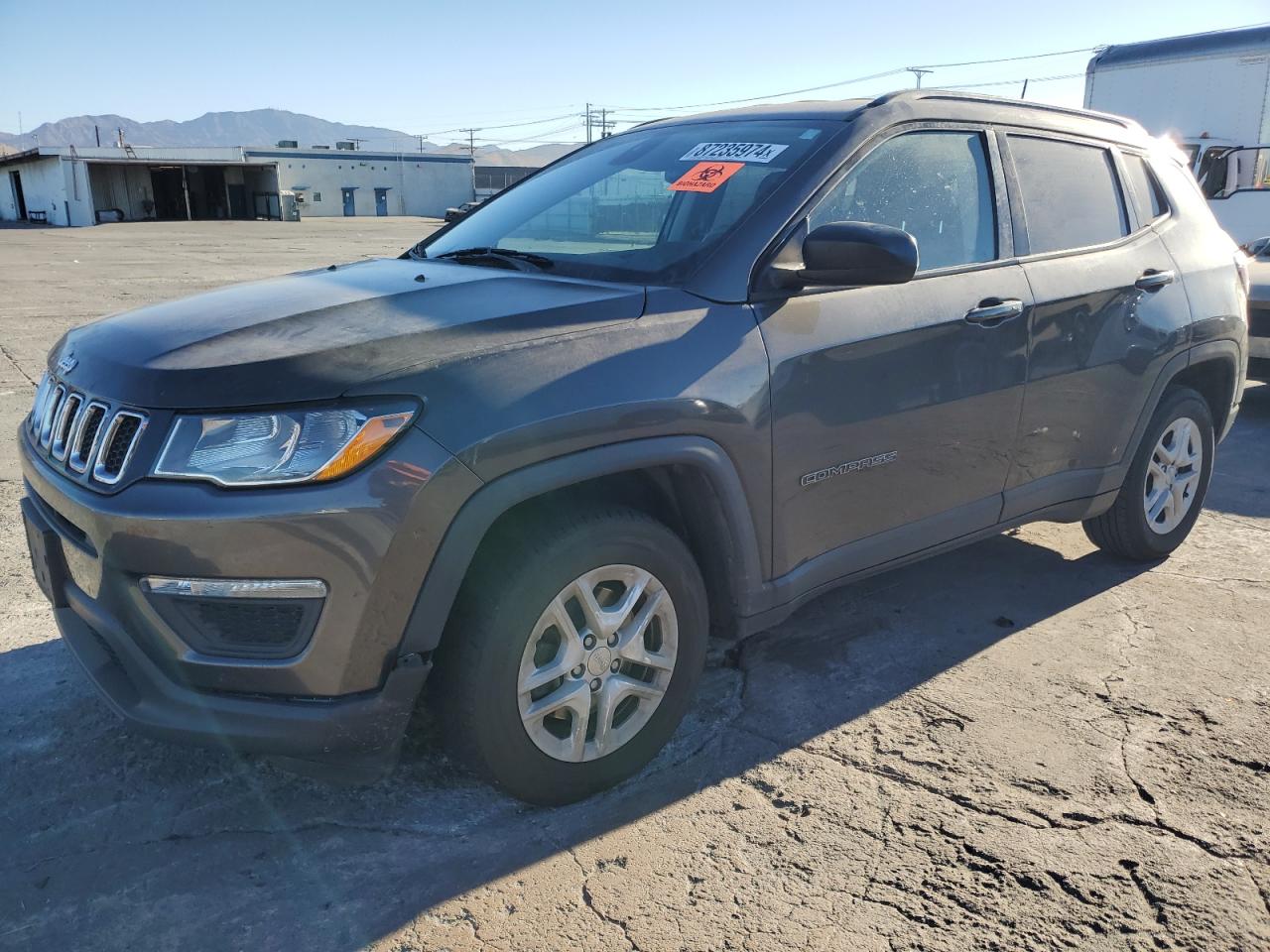 VIN 3C4NJCAB4JT255100 2018 JEEP COMPASS no.1