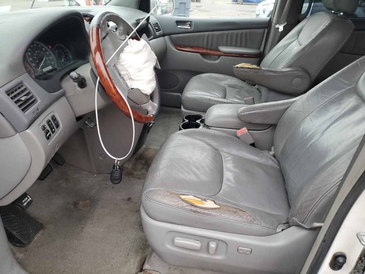 2005 Toyota Sienna - Image 7
