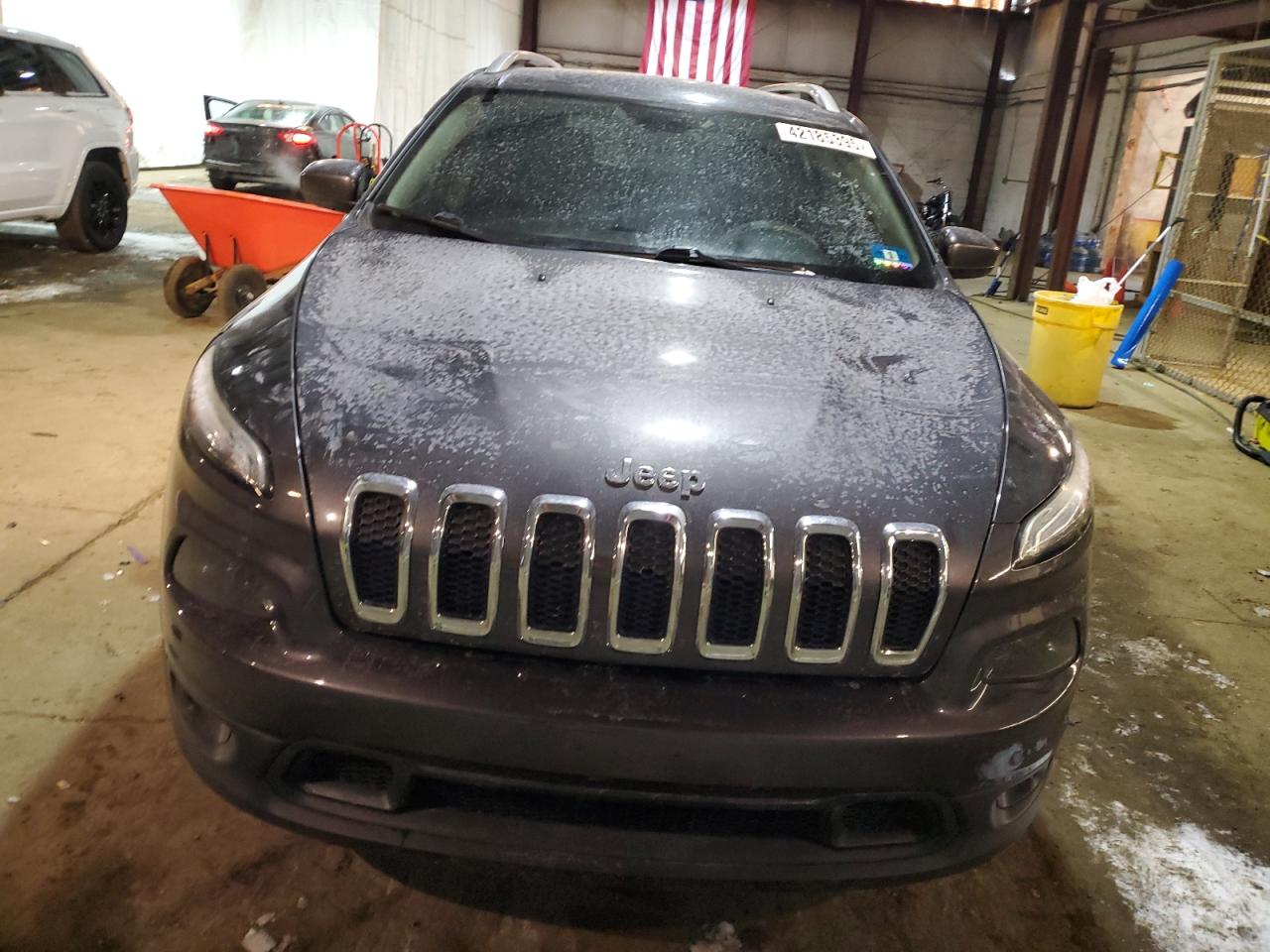 2016 Jeep Grand Cherokee - Image 5
