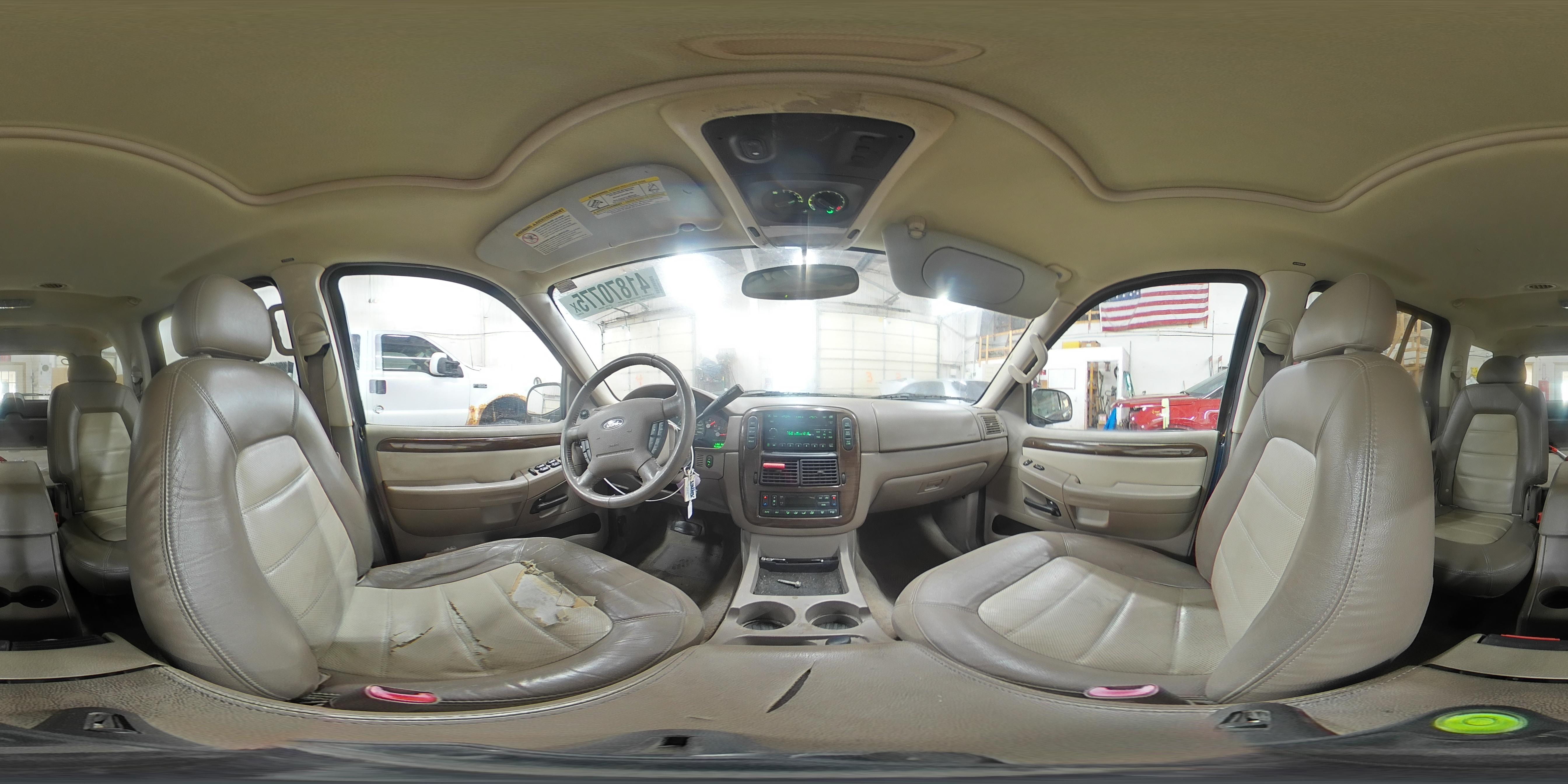 2004 Ford Explorer - Image 13
