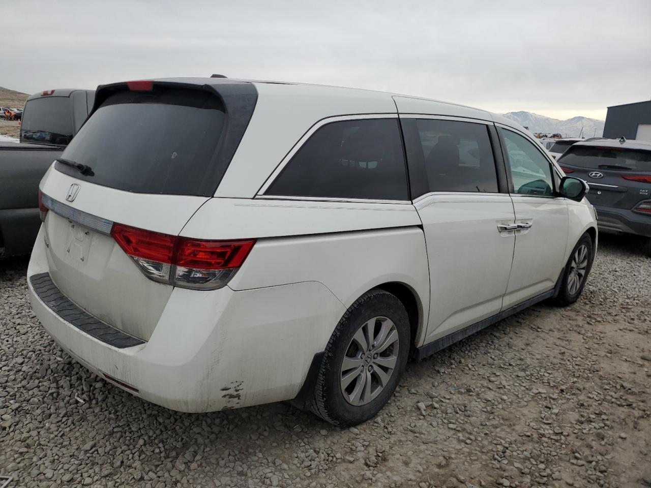 2015 Honda Odyssey - Image 3