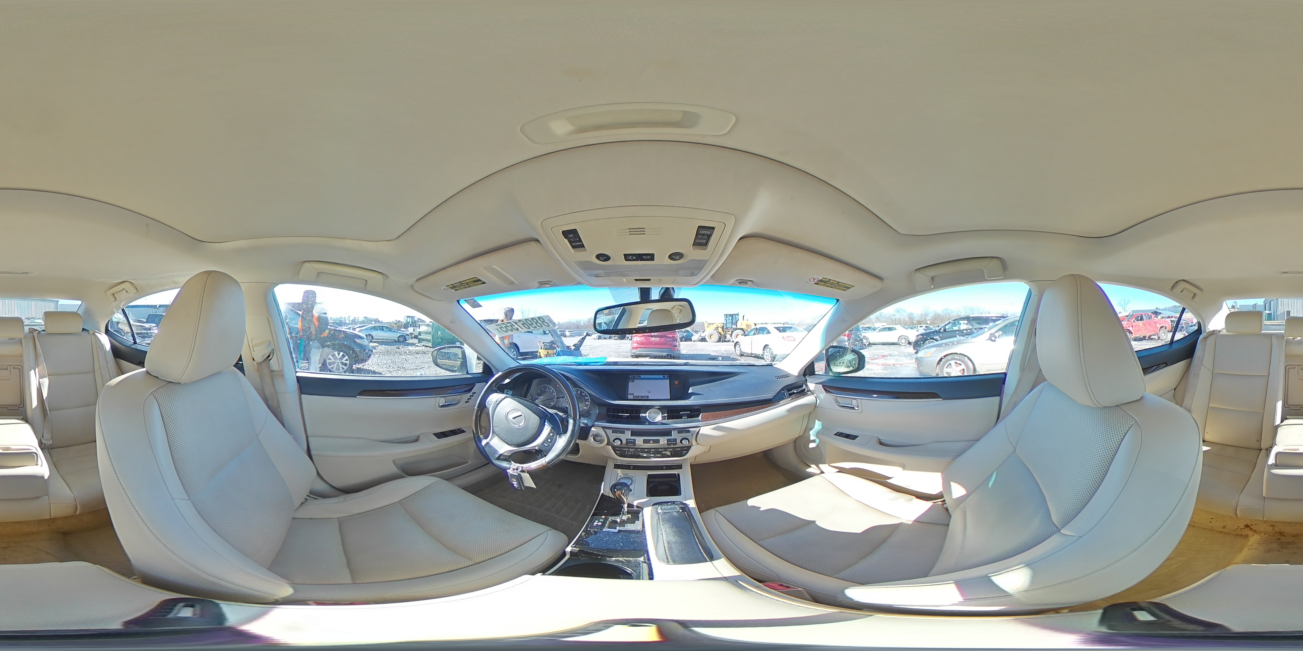 2015 Lexus ES - Image 14