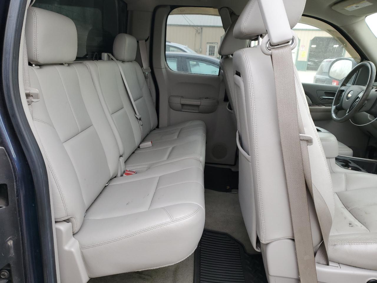 2009 Chevrolet Silverado - Image 10