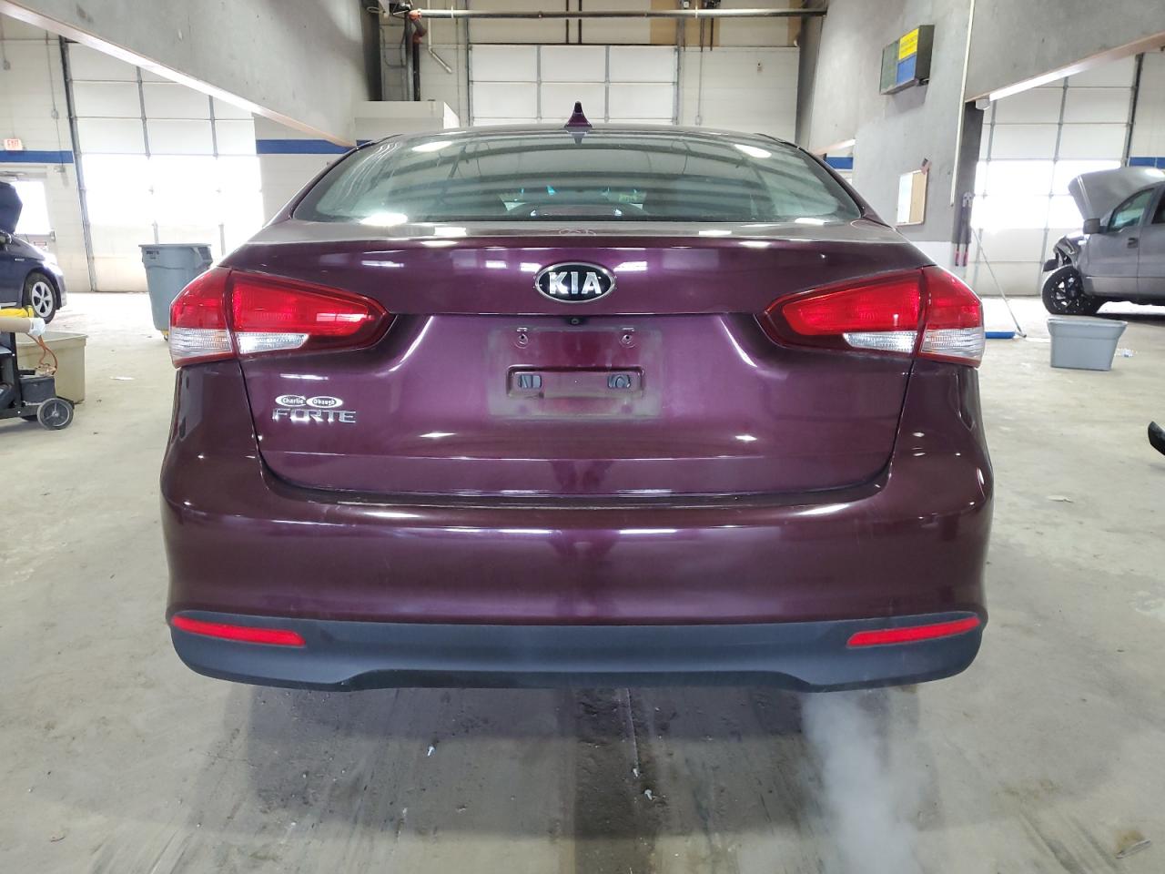2017 Kia Forte - Image 6