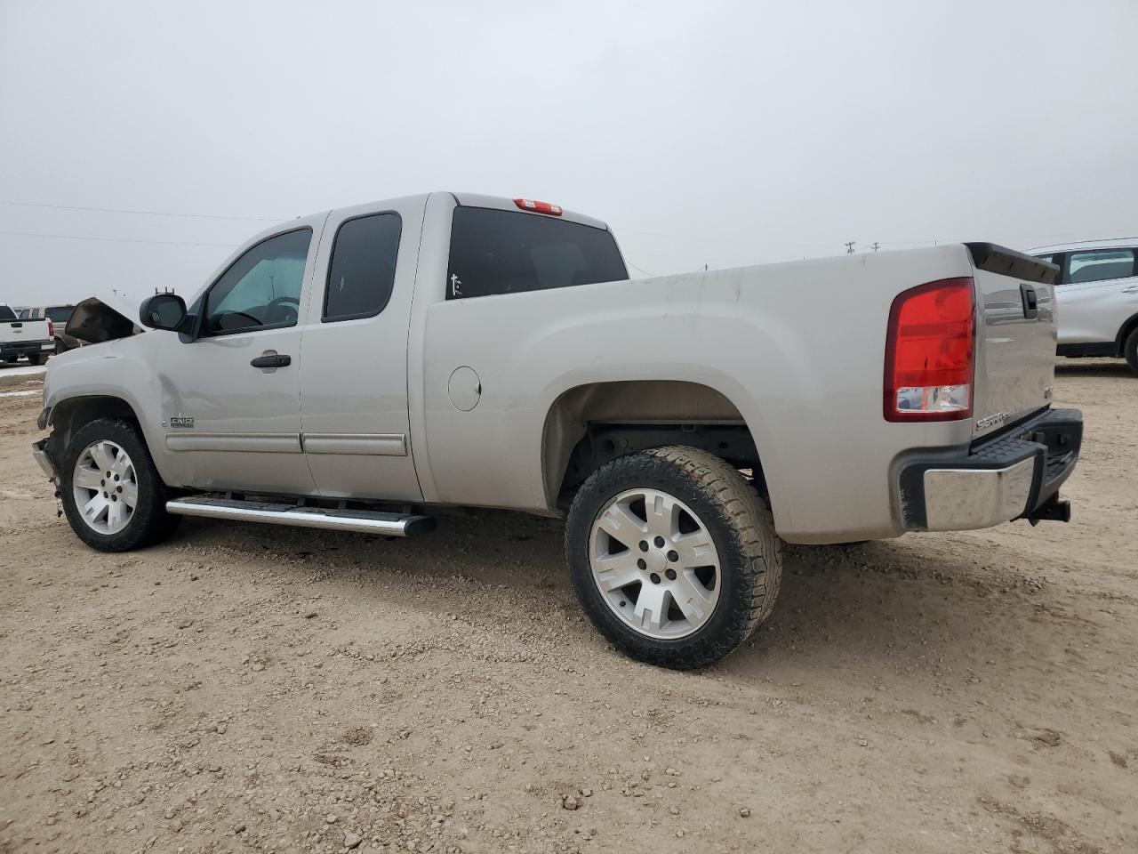 2007 GMC Sierra - Image 2