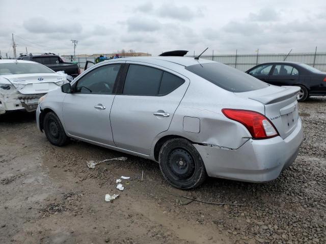 Sedans NISSAN VERSA 2016 Srebrny