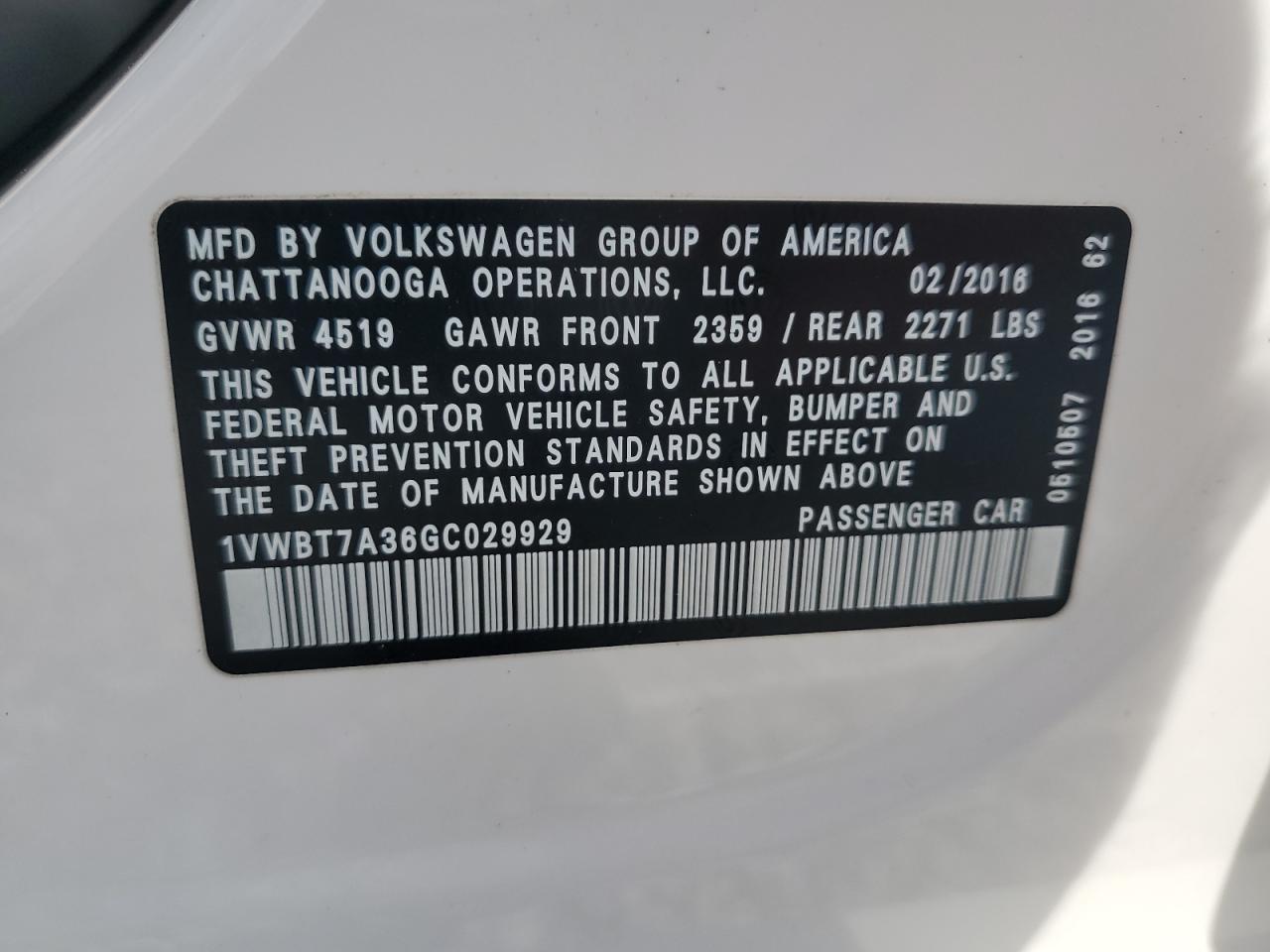 2016 Volkswagen Passat - Image 14