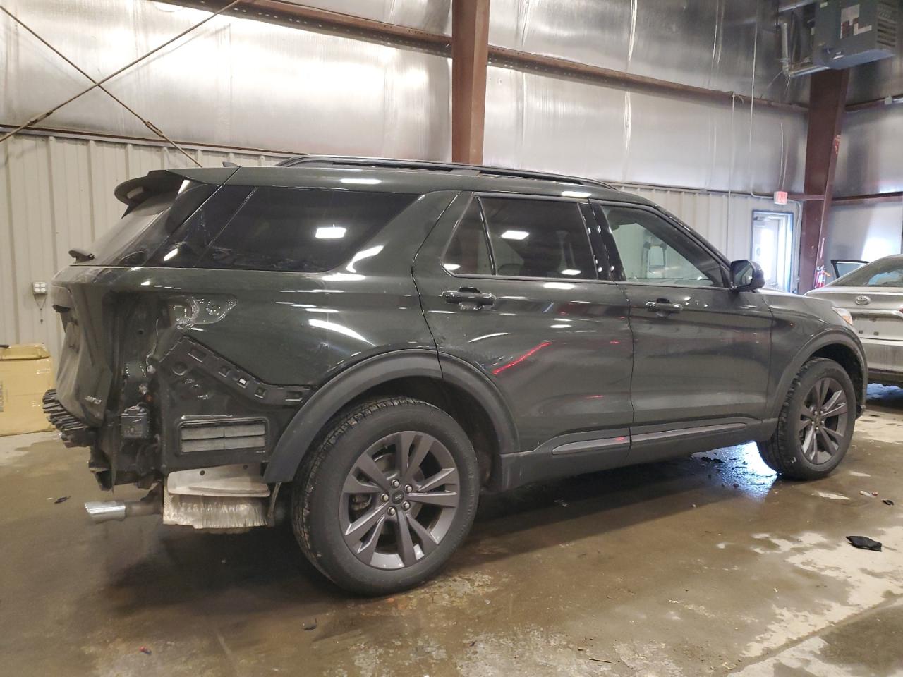2022 Ford Explorer - Image 3