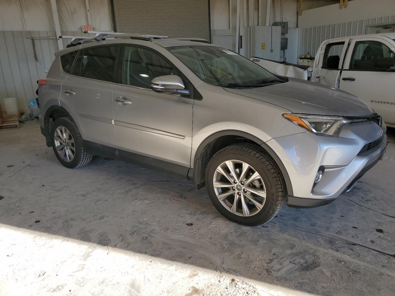 2017 Toyota RAV 4 - Image 4