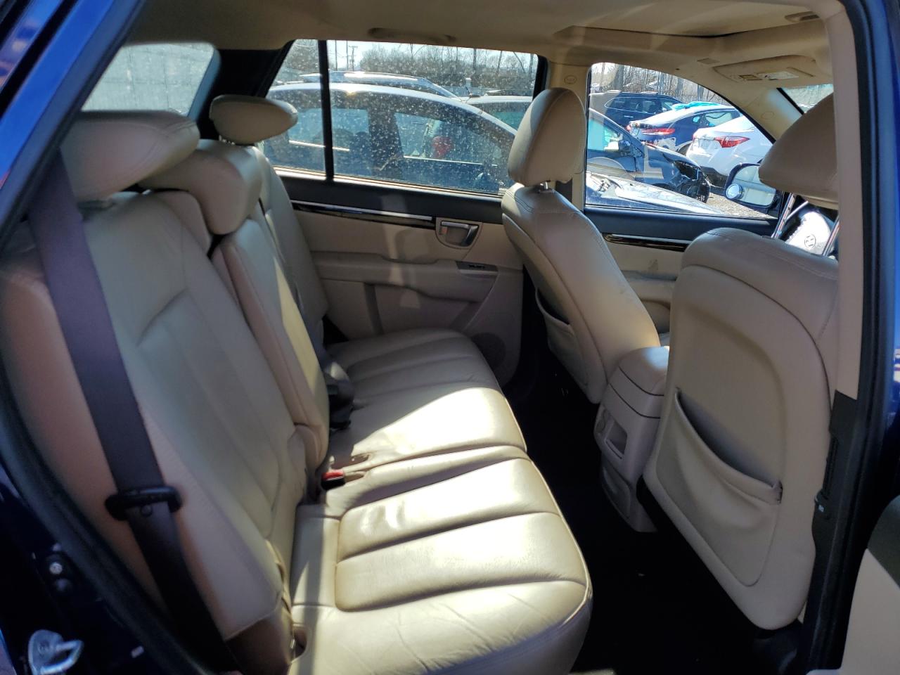 2010 Hyundai Santa Fe - Image 10