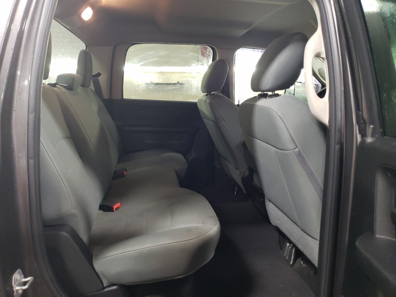 2017 RAM 3500 - Image 10