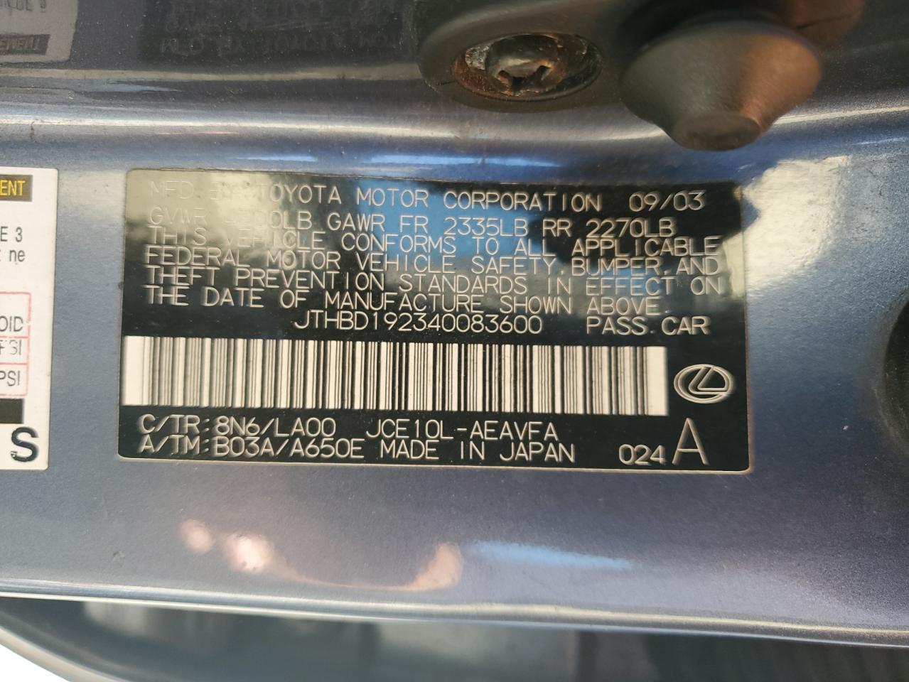 2004 Lexus IS - Image 12