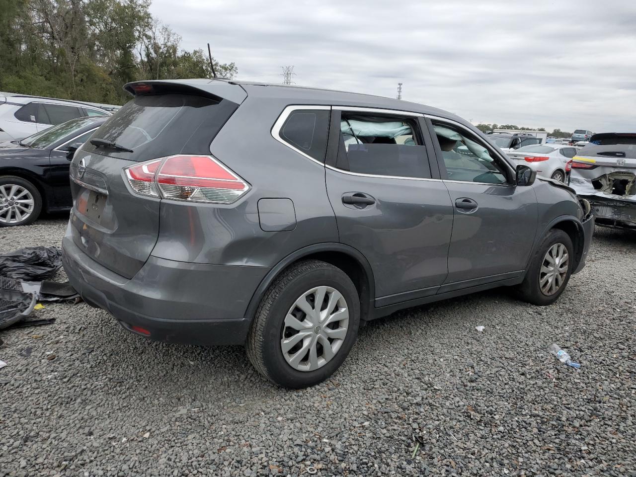 2016 Nissan Rogue - Image 3
