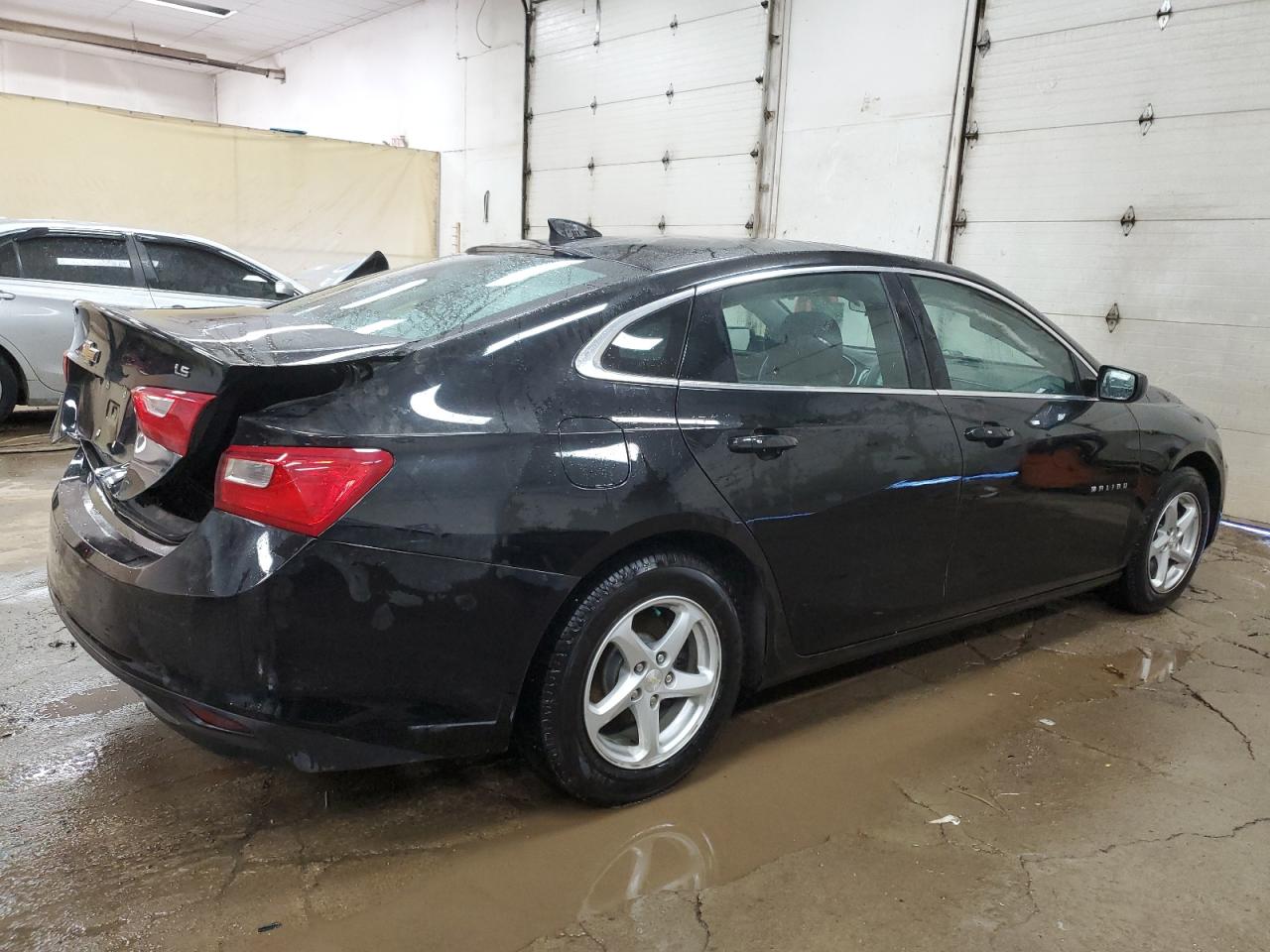 2016 Chevrolet Malibu - Image 3