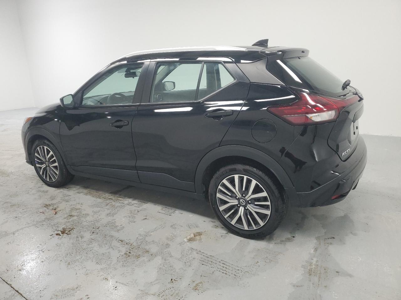 2021 Nissan Kicks - Image 2