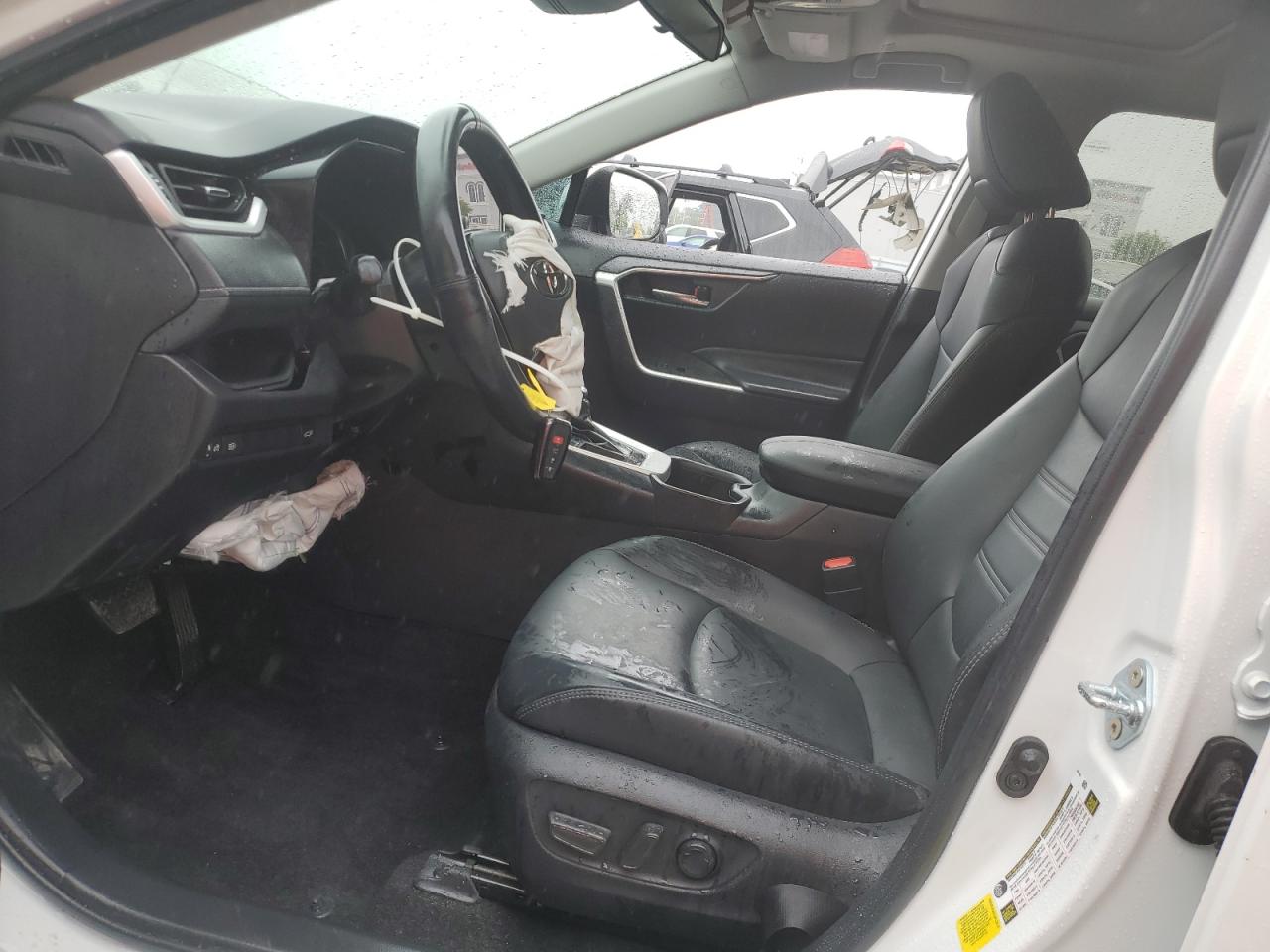 2024 Toyota RAV 4 - Image 7