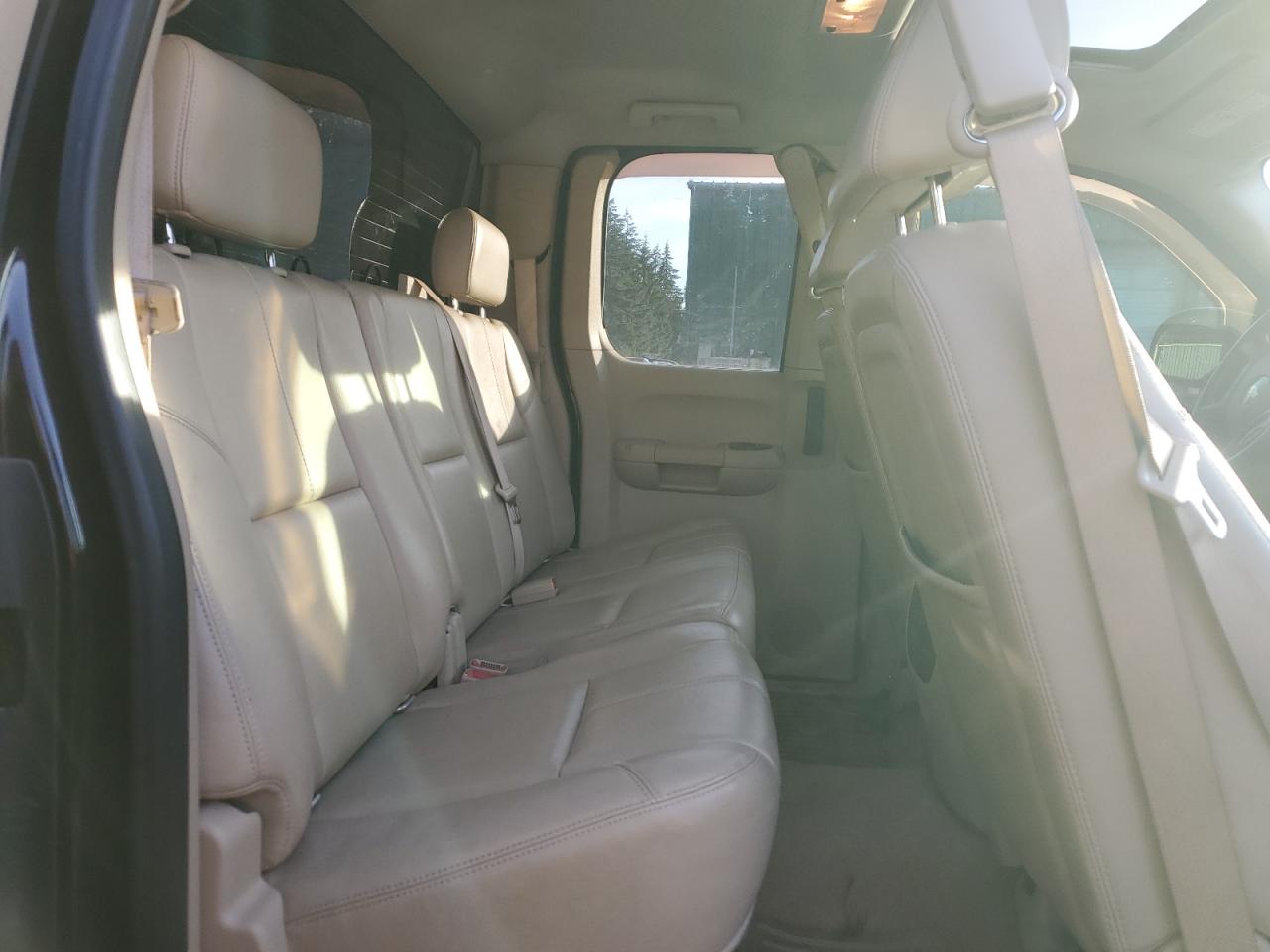 2008 Chevrolet Silverado - Image 10