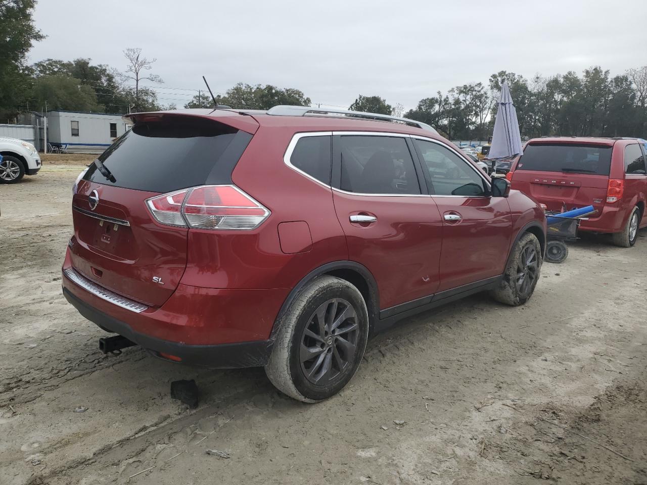 2016 Nissan Rogue - Image 3
