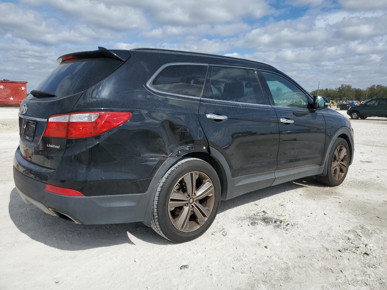 2016 Hyundai Santa Fe - Image 3