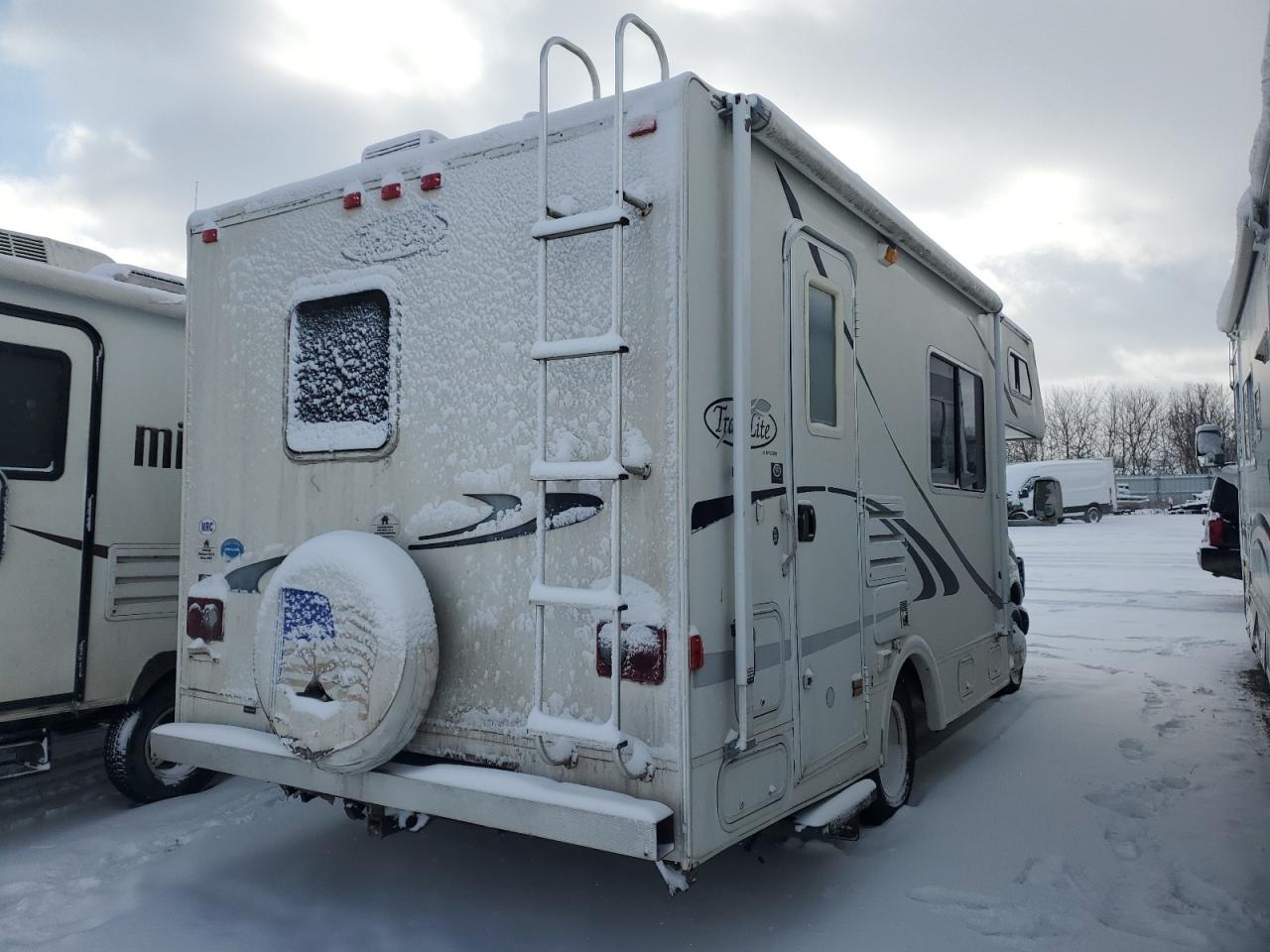 2002 Chevrolet Express - Image 4
