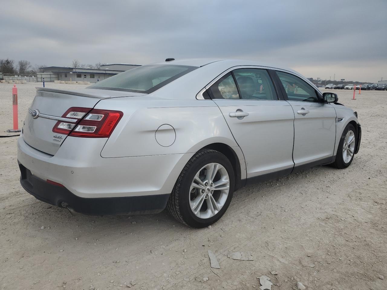 2013 Ford Taurus - Image 3