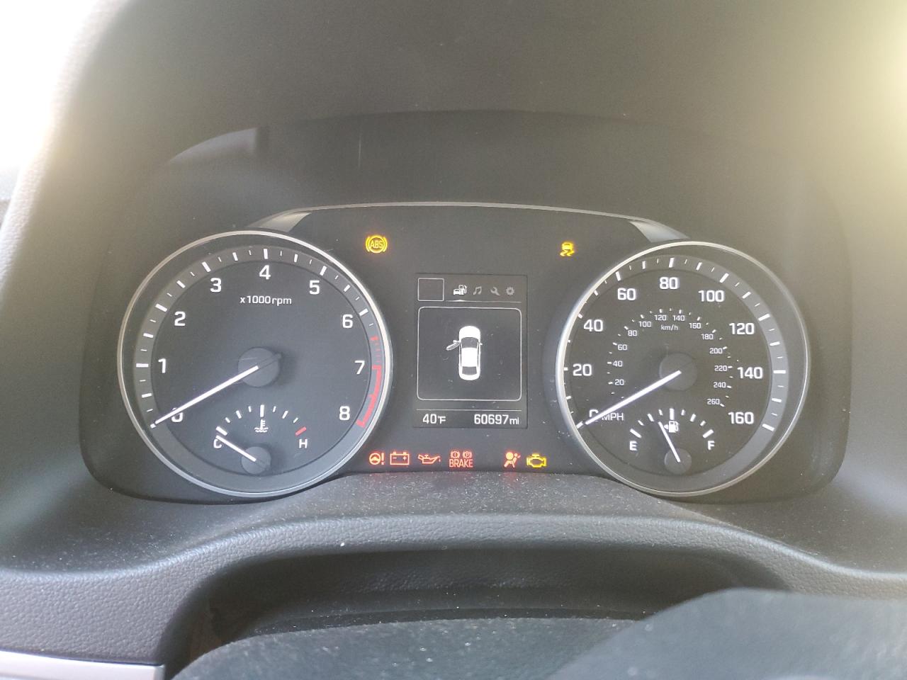 2018 Hyundai Elantra - Image 9
