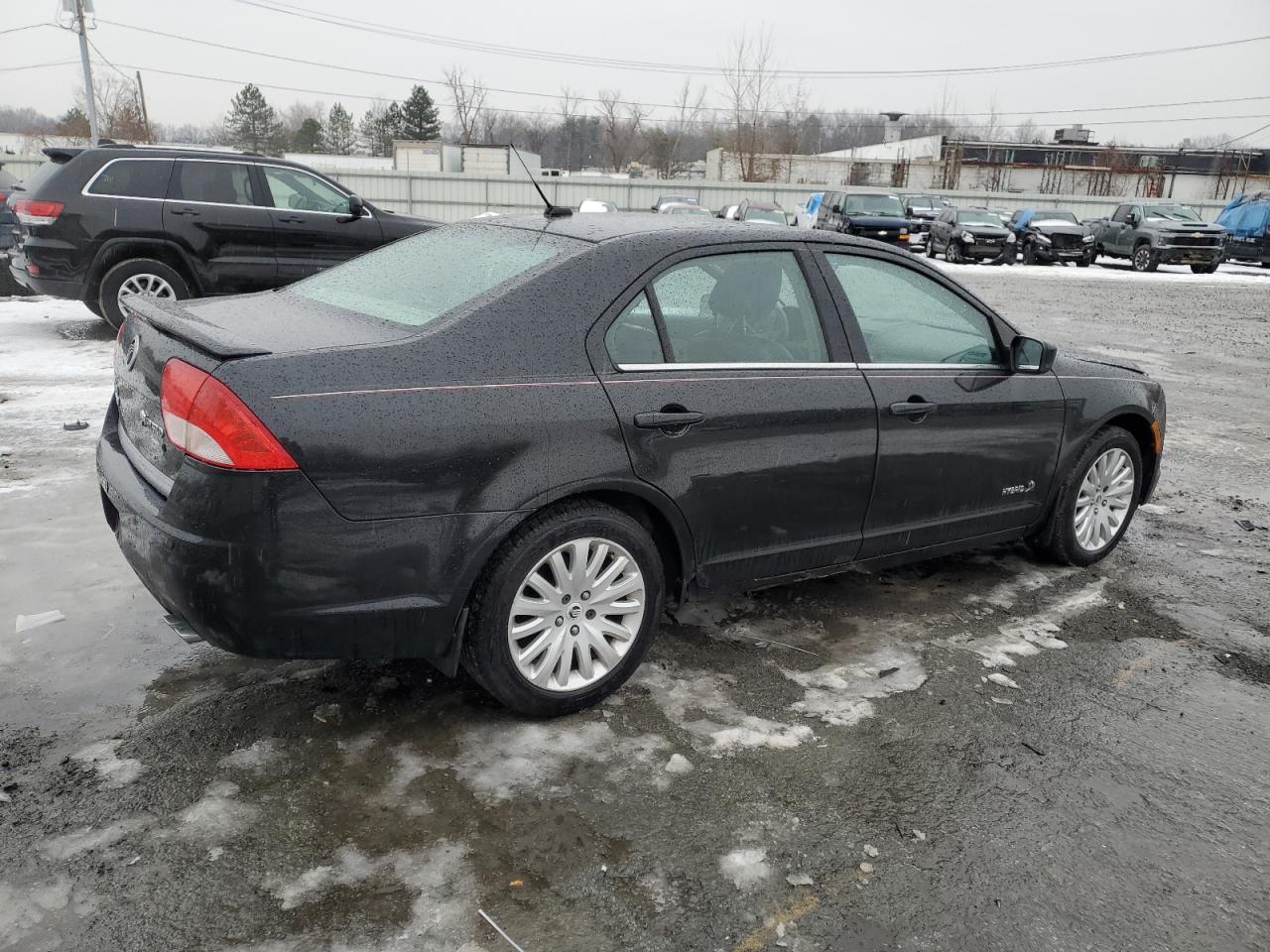 2010 Mercury Milan - Image 3