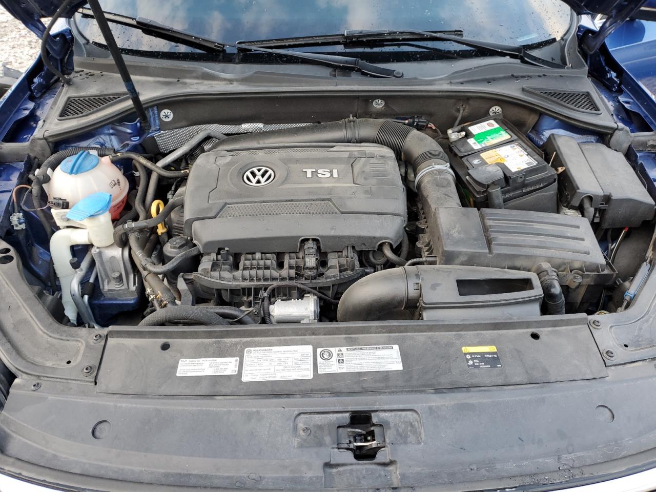 2017 Volkswagen Passat - Image 11