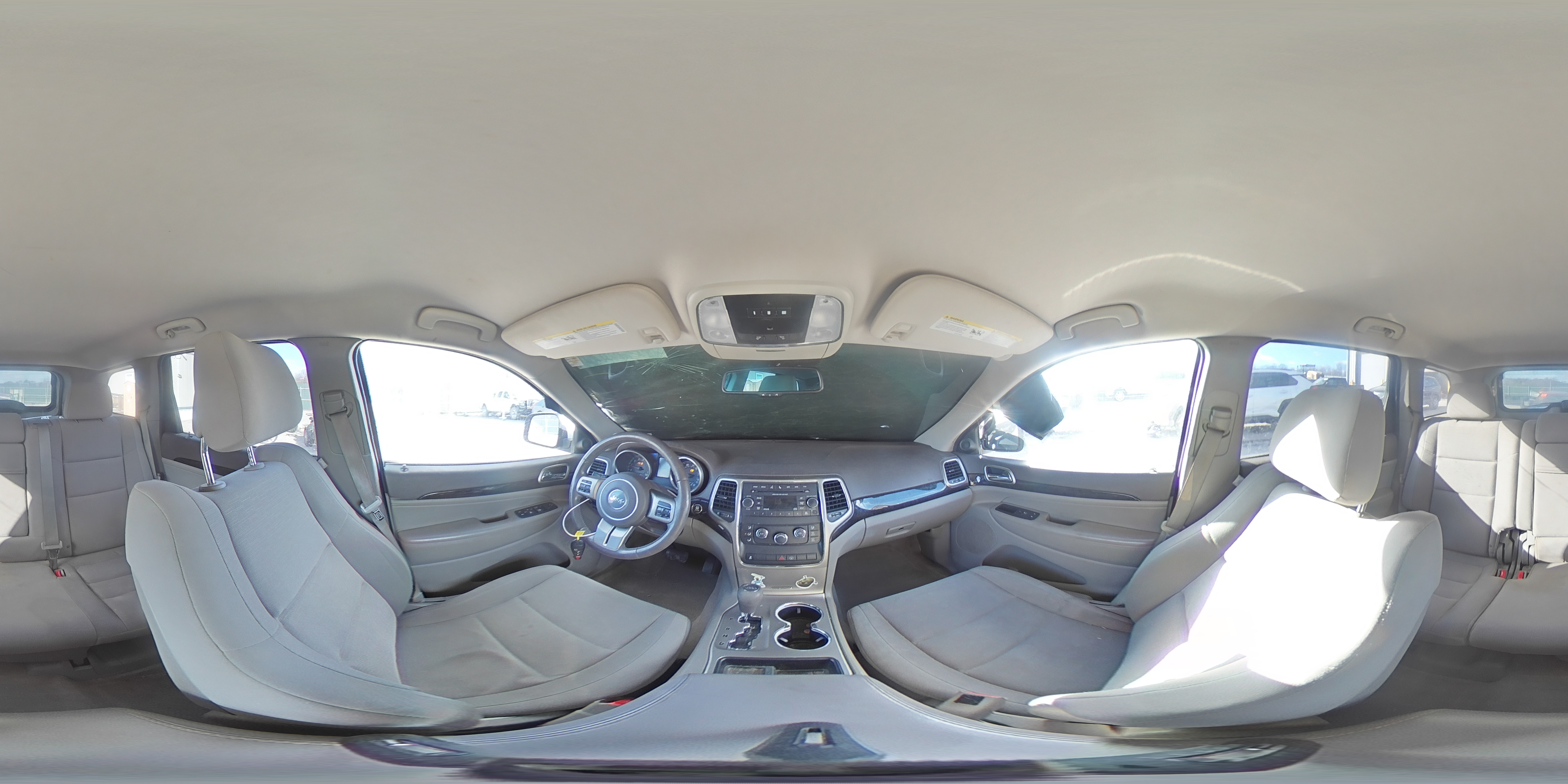 2013 Jeep Grand Cherokee - Image 16
