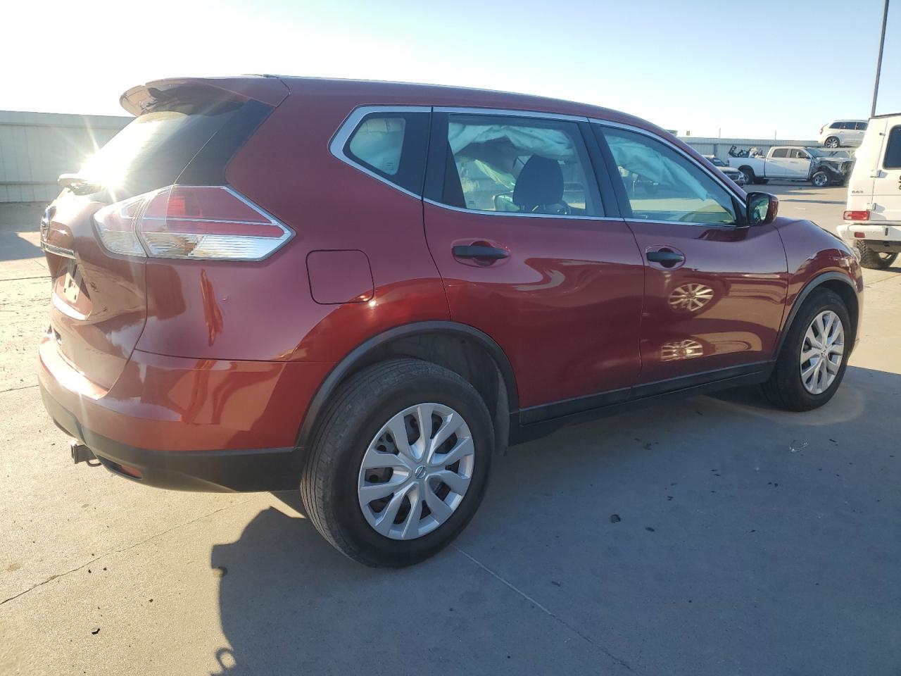 2016 Nissan Rogue - Image 3