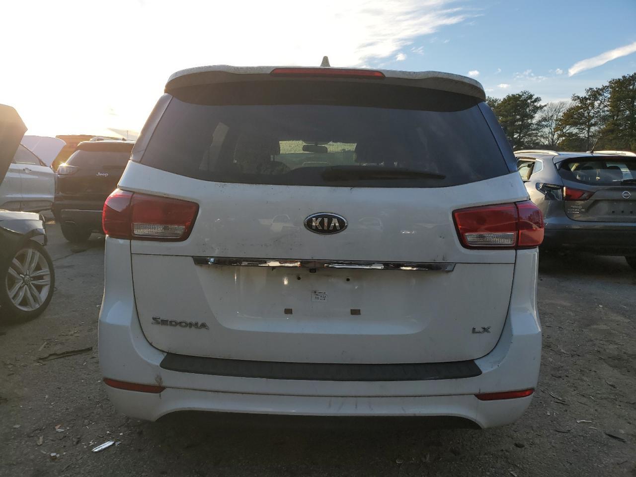 2015 Kia Sedona - Image 6