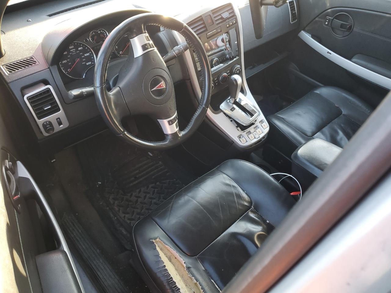2009 Pontiac Torrent - Image 8