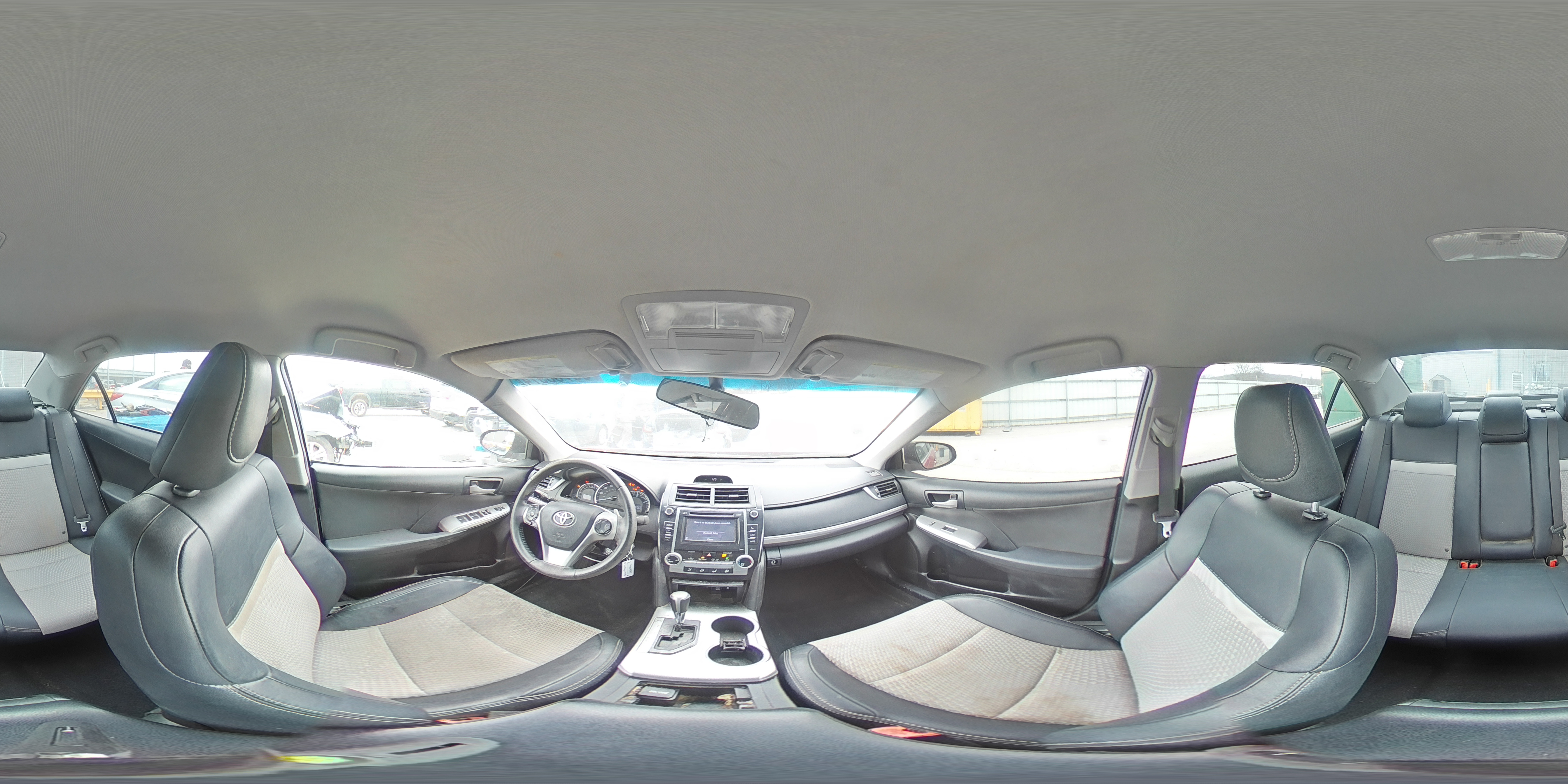 2013 Toyota Camry - Image 14