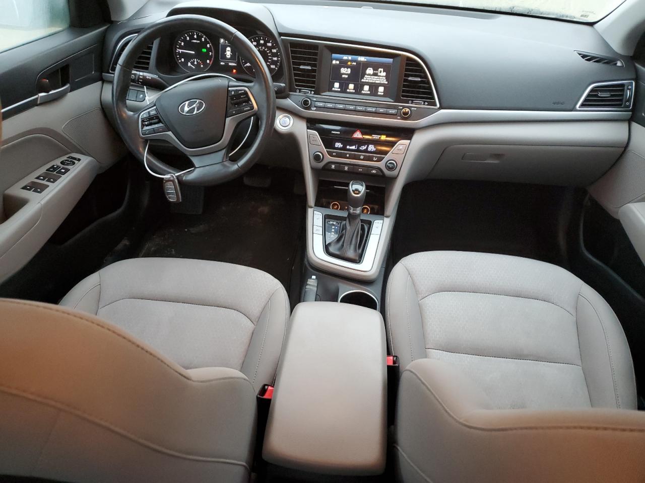 2018 Hyundai Elantra - Image 8