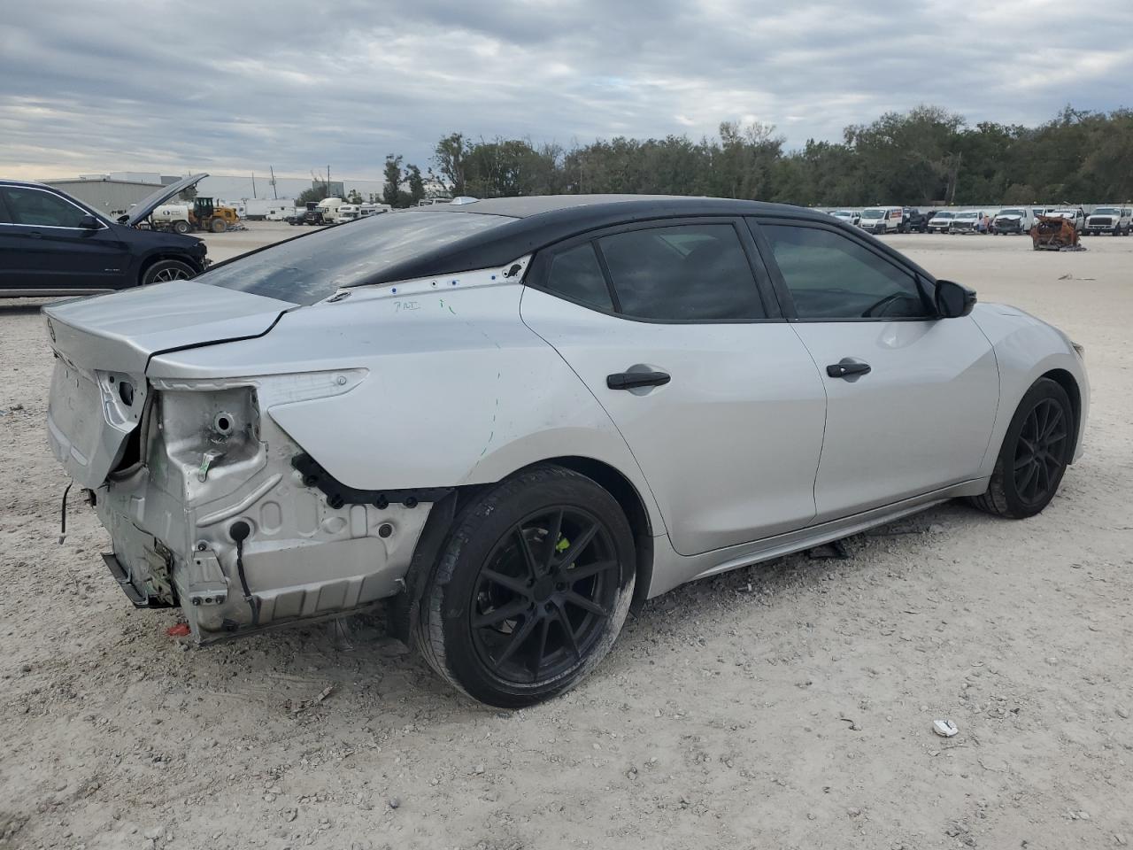 2019 Nissan Maxima - Image 3