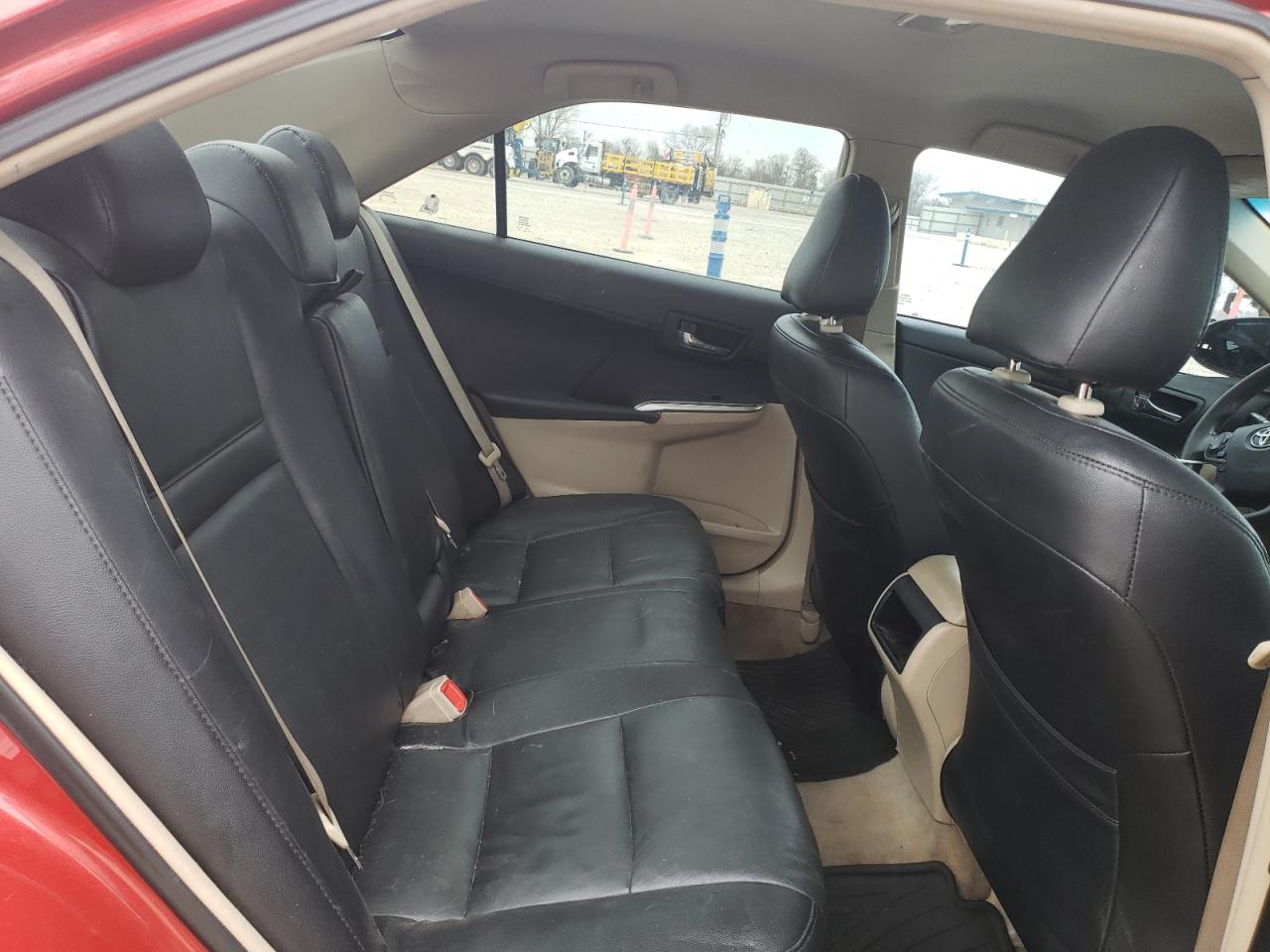 2012 Toyota Camry - Image 10