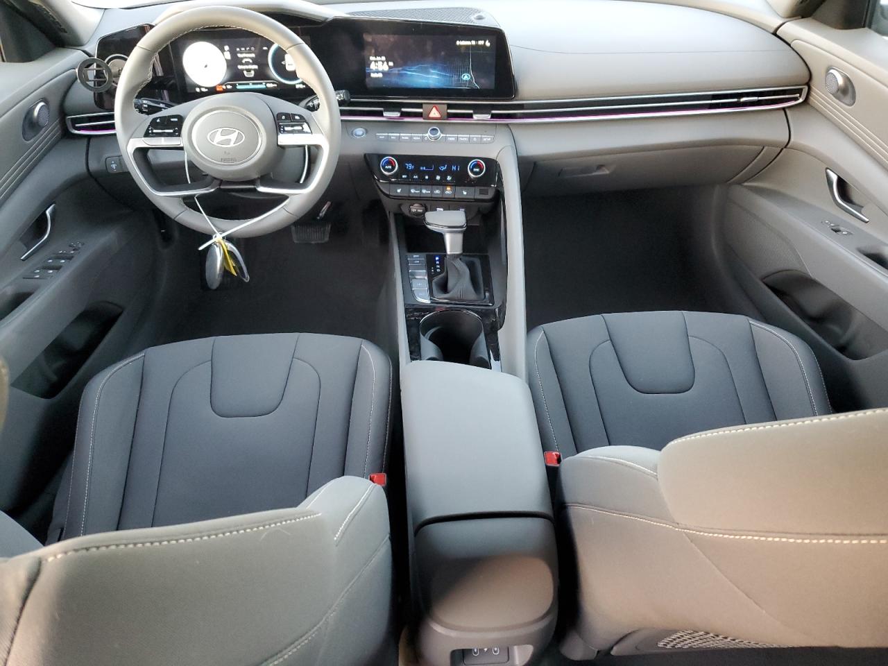 2024 Hyundai Elantra - Image 8