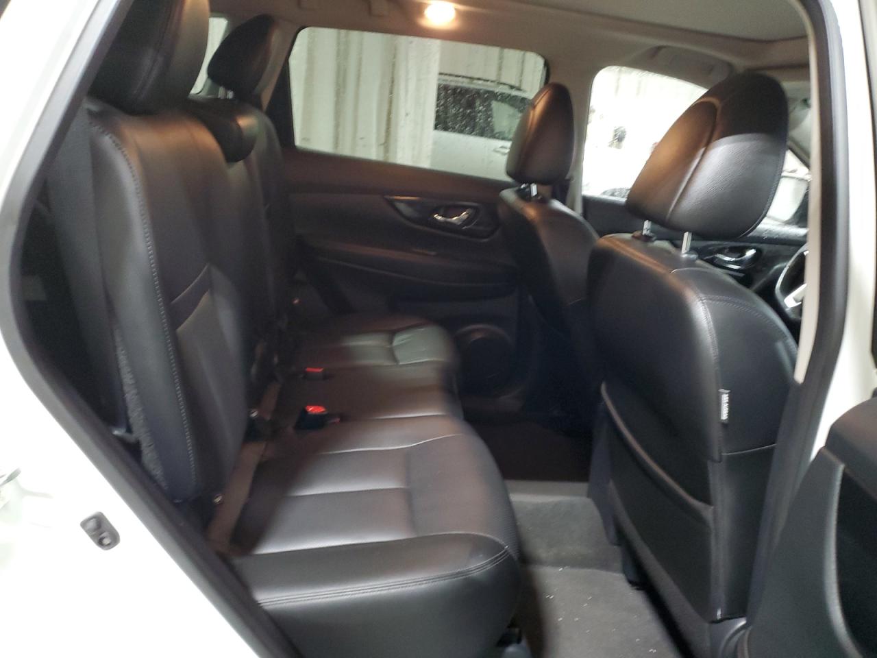 5N1AT2MV3JC812028 NISSAN ROGUE 2018