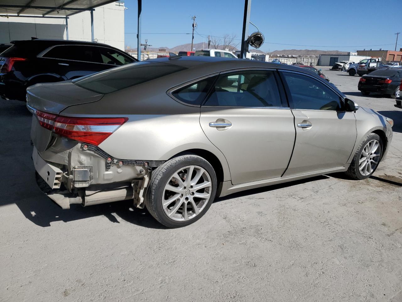 2013 Toyota Avalon - Image 3