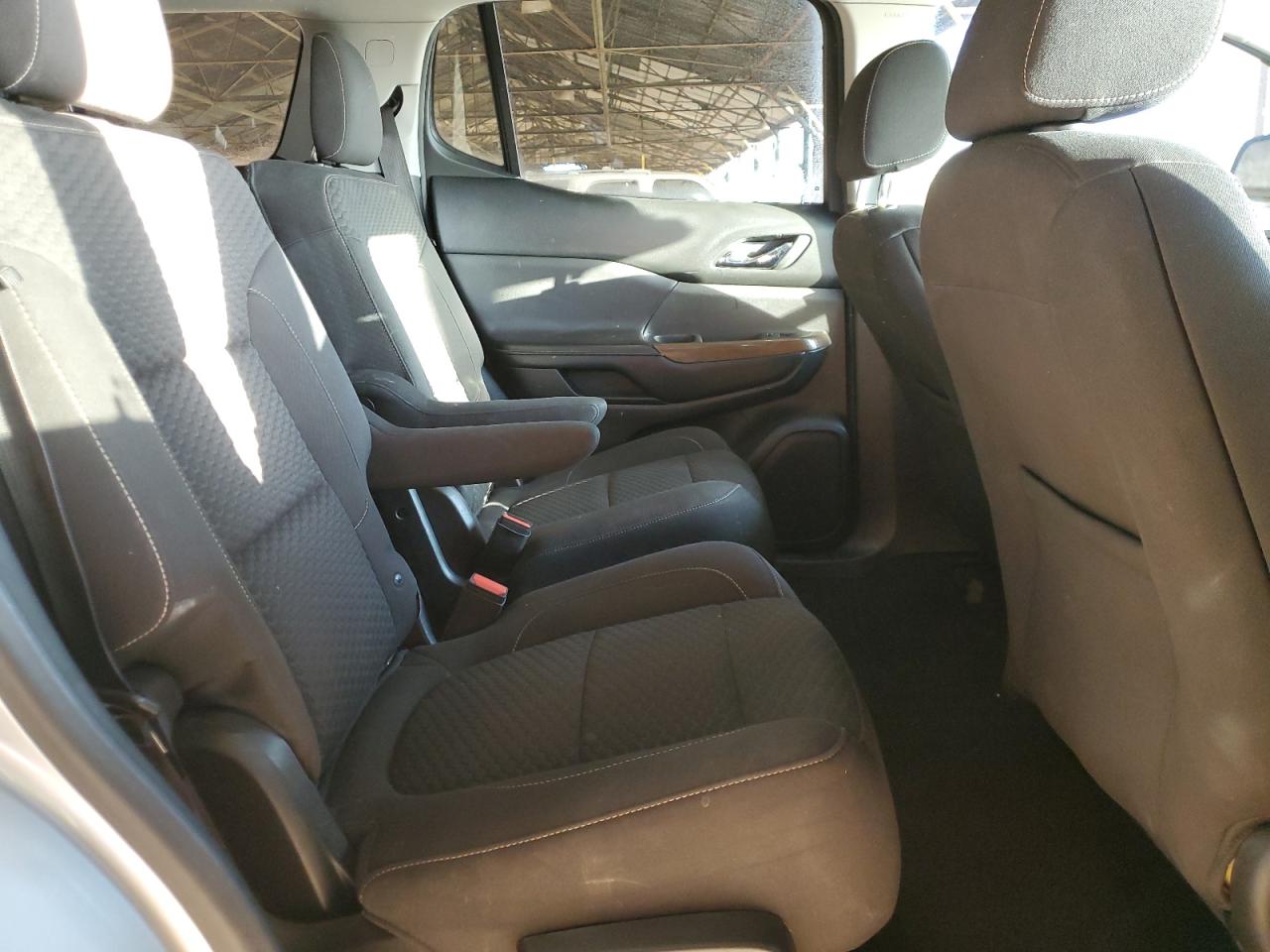 2018 GMC Acadia - Image 11