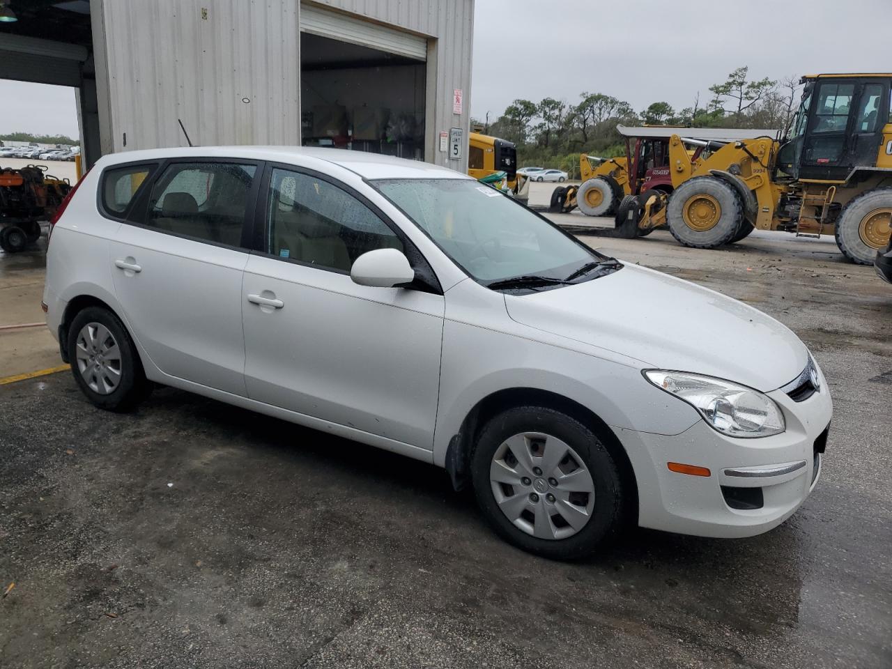 2012 Hyundai Elantra - Image 4