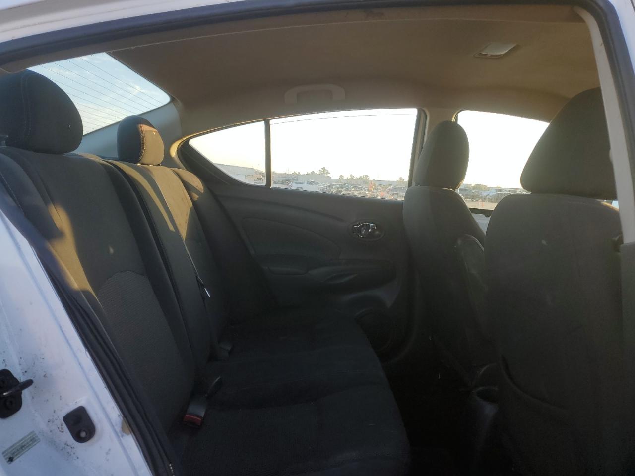 2019 Nissan Versa - Image 10