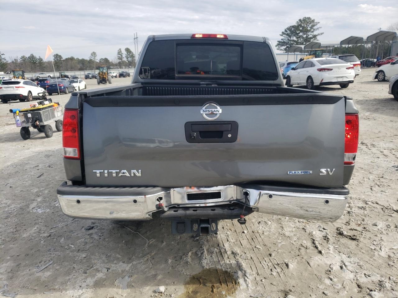 2015 Nissan Titan - Image 6